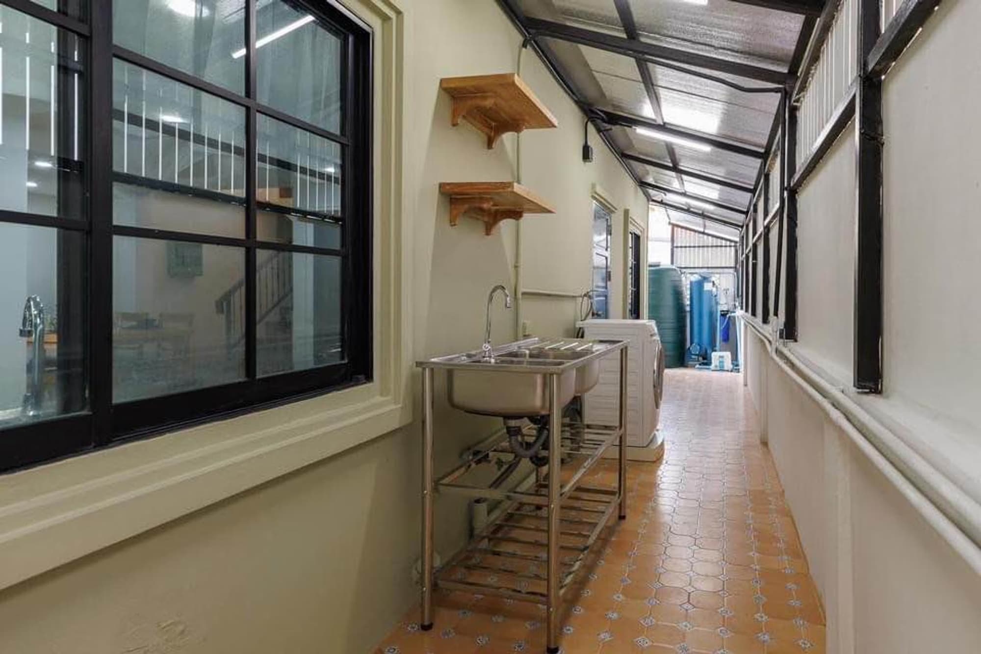 4 Bed House for Rent in Mueang Chiang Mai - Image 13