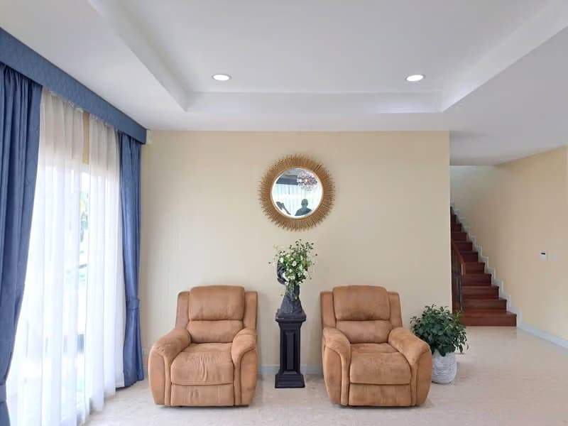 4 Bed House for Rent in Saphan Sung