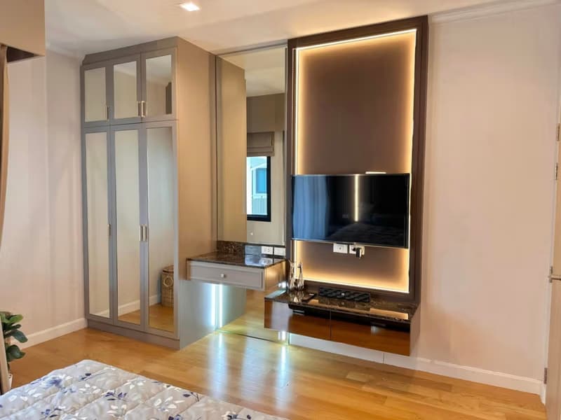 5 Bed House for Rent and Sale in ประเวศ