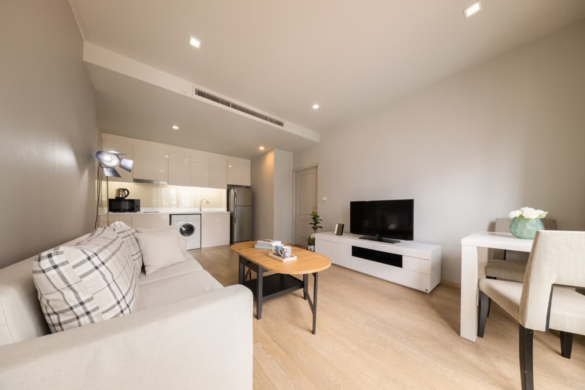 1 Bed Condo for Rent in Khlong Toei - Image 4
