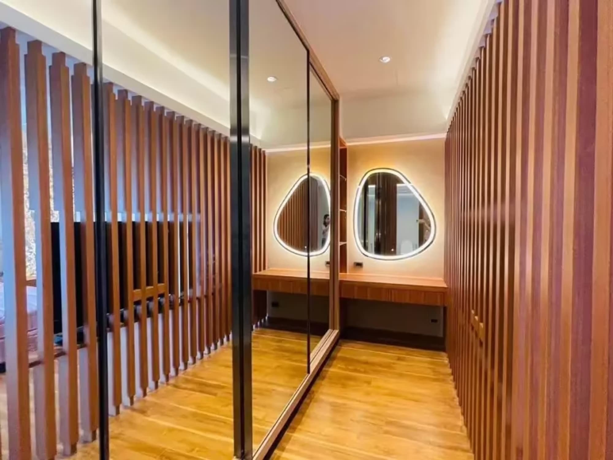 4 Bedroom Condo - Image 1
