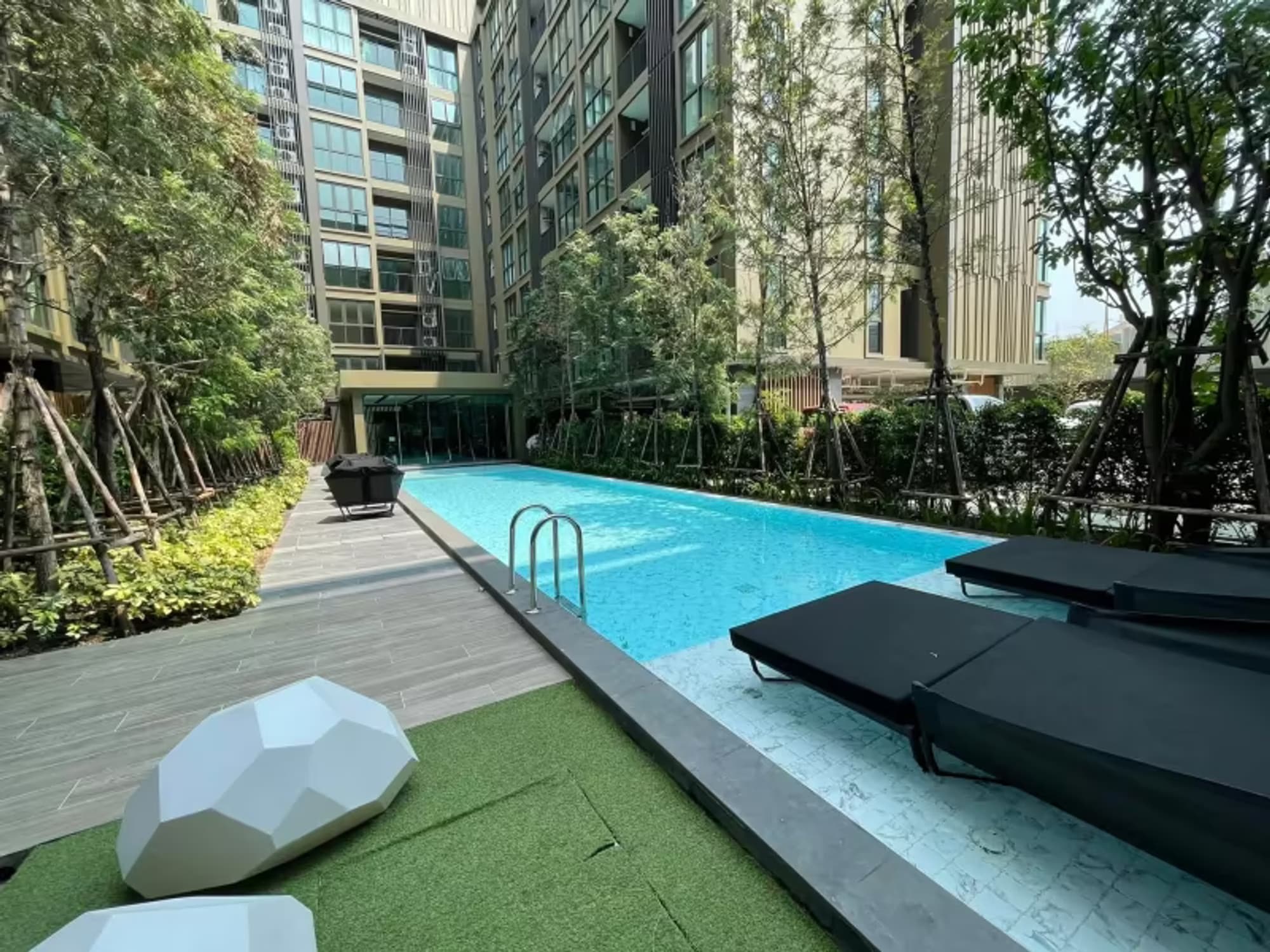 1 Bedroom Condo - Image 4