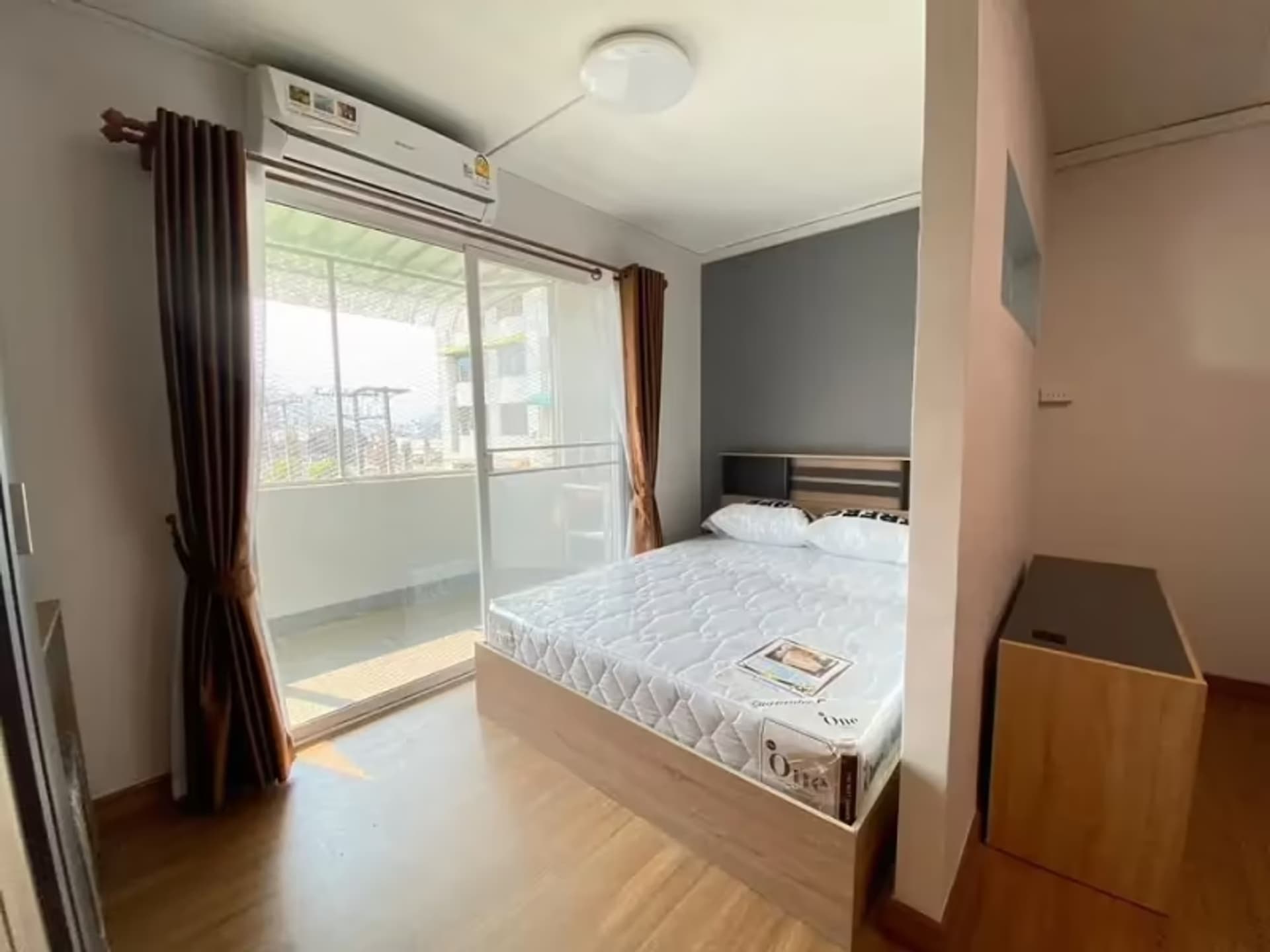 Studio for Sale in  - Image 1