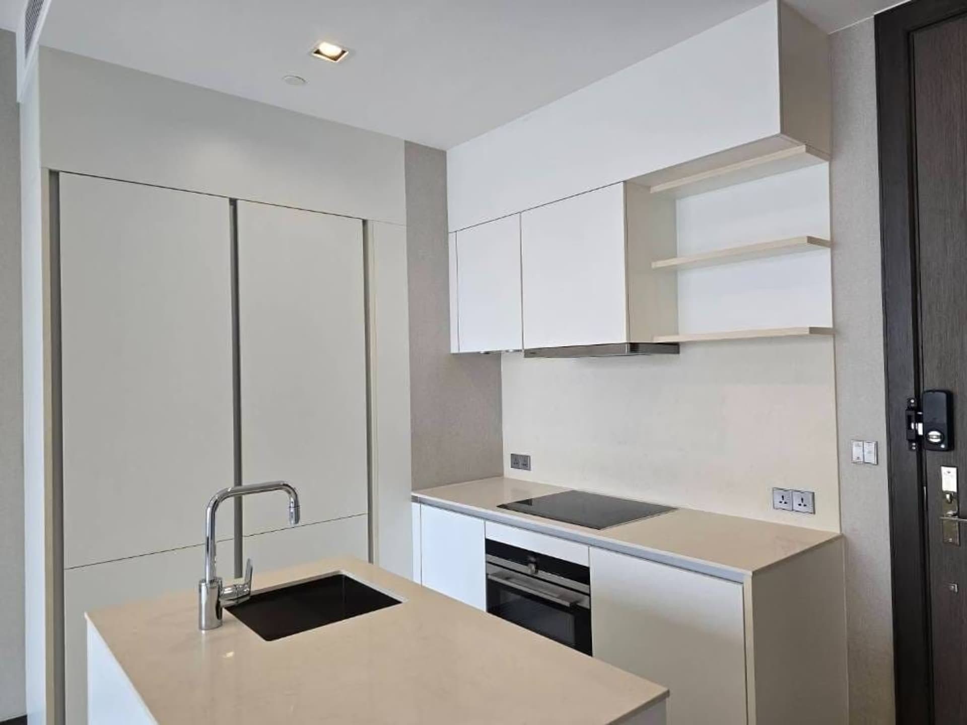 2 Bed Condo for Sale in Khlong Toei - Image 14