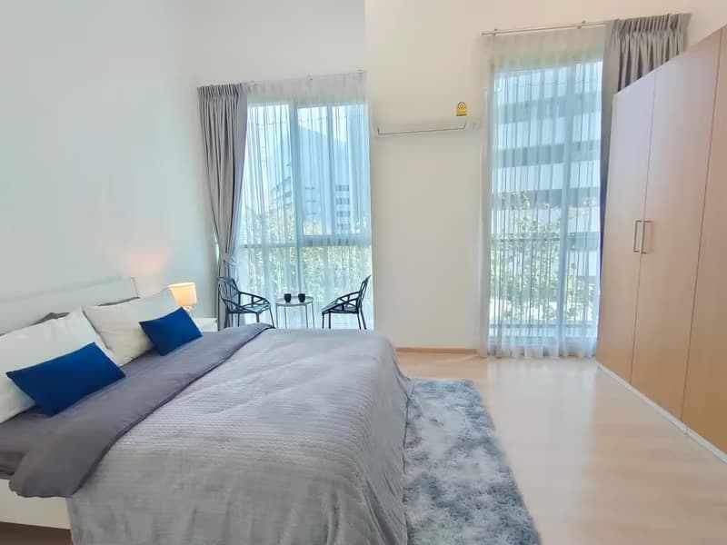 2 Bed Condo for Rent and Sale  Near Thailand Cultural Centre MRT