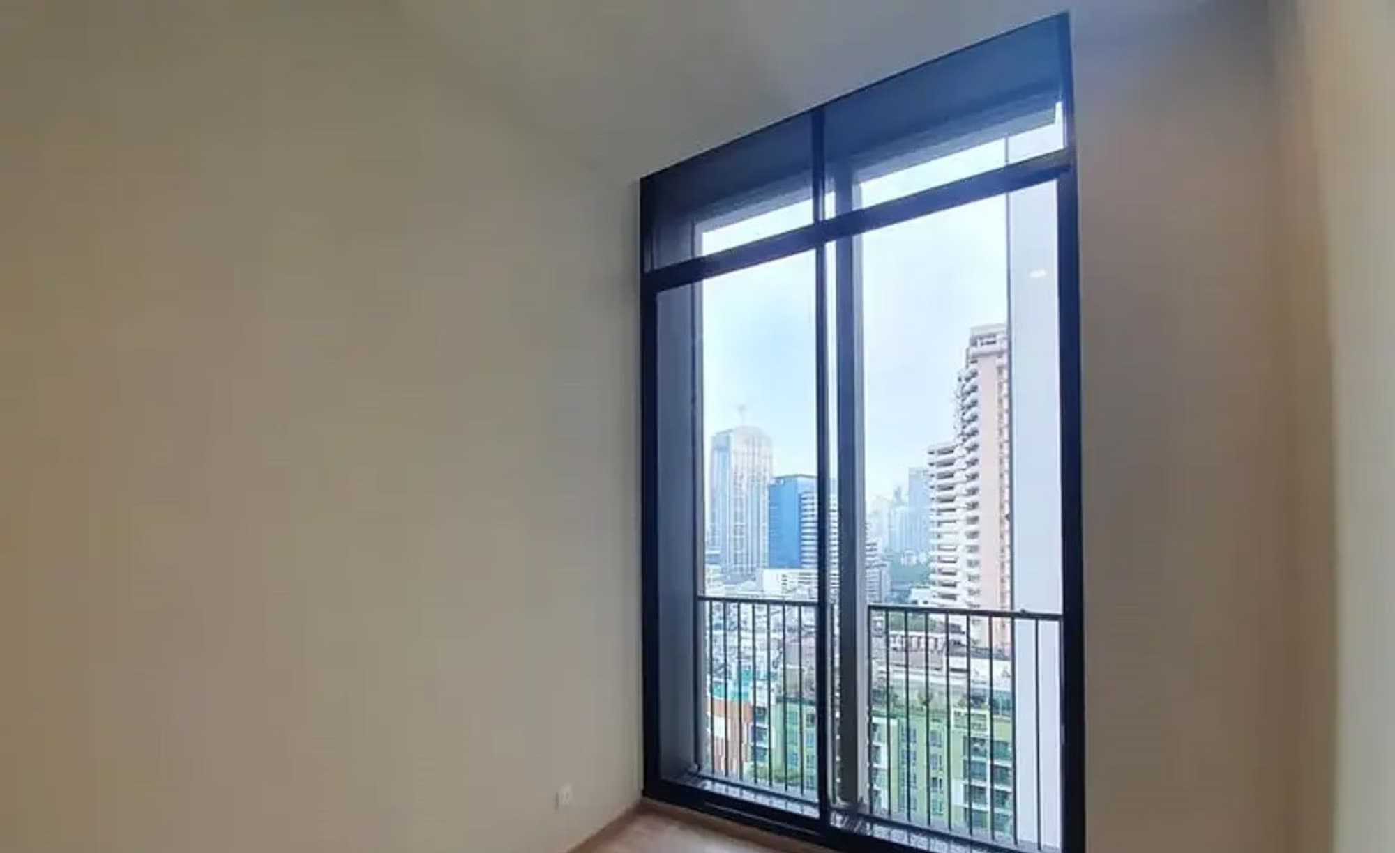 1 Bedroom Condo for sale - Image 3