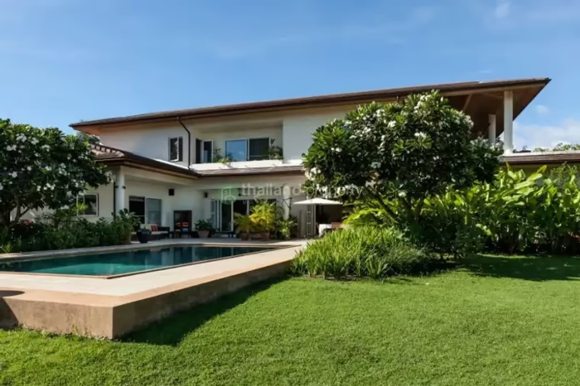 5 Bedroom House - Image 1