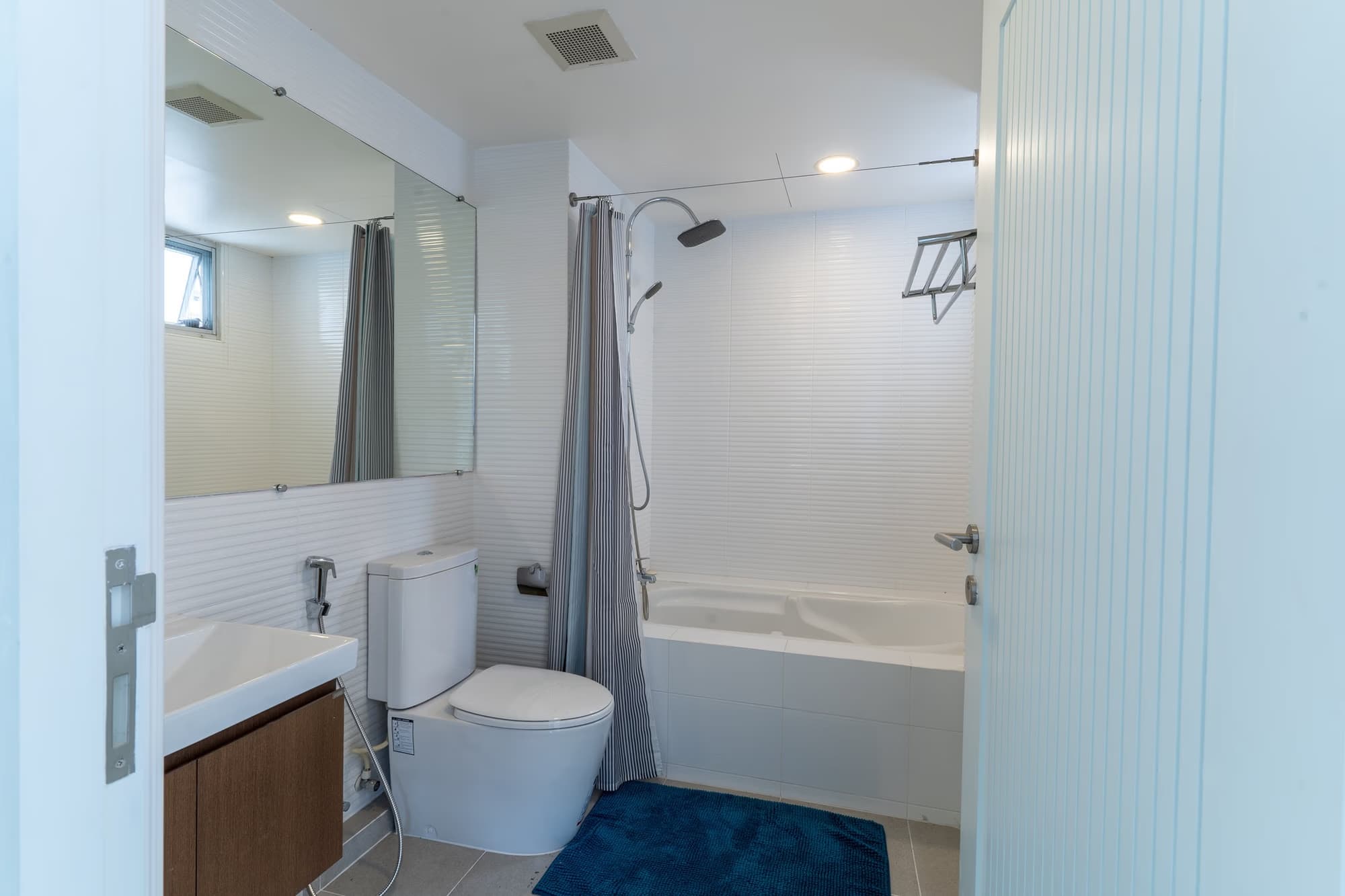 2 Bedroom Condo at 39 Suites - Image 6