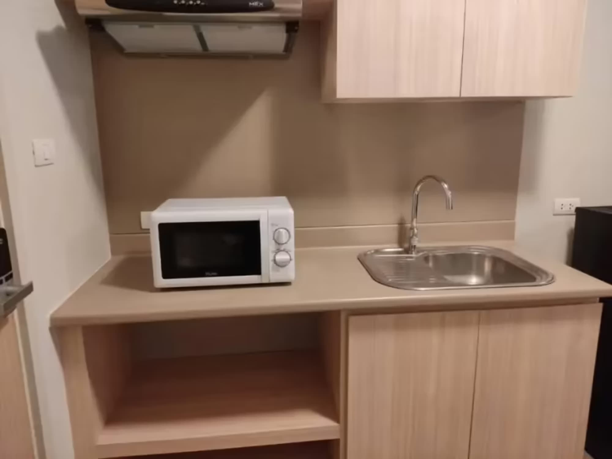 1 Bedroom Condo - Image 4