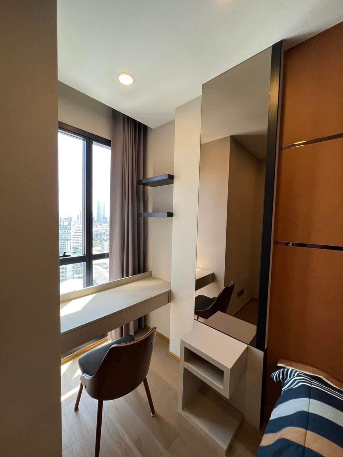 1 Bed Condo for Rent in Bang Rak - Image 3