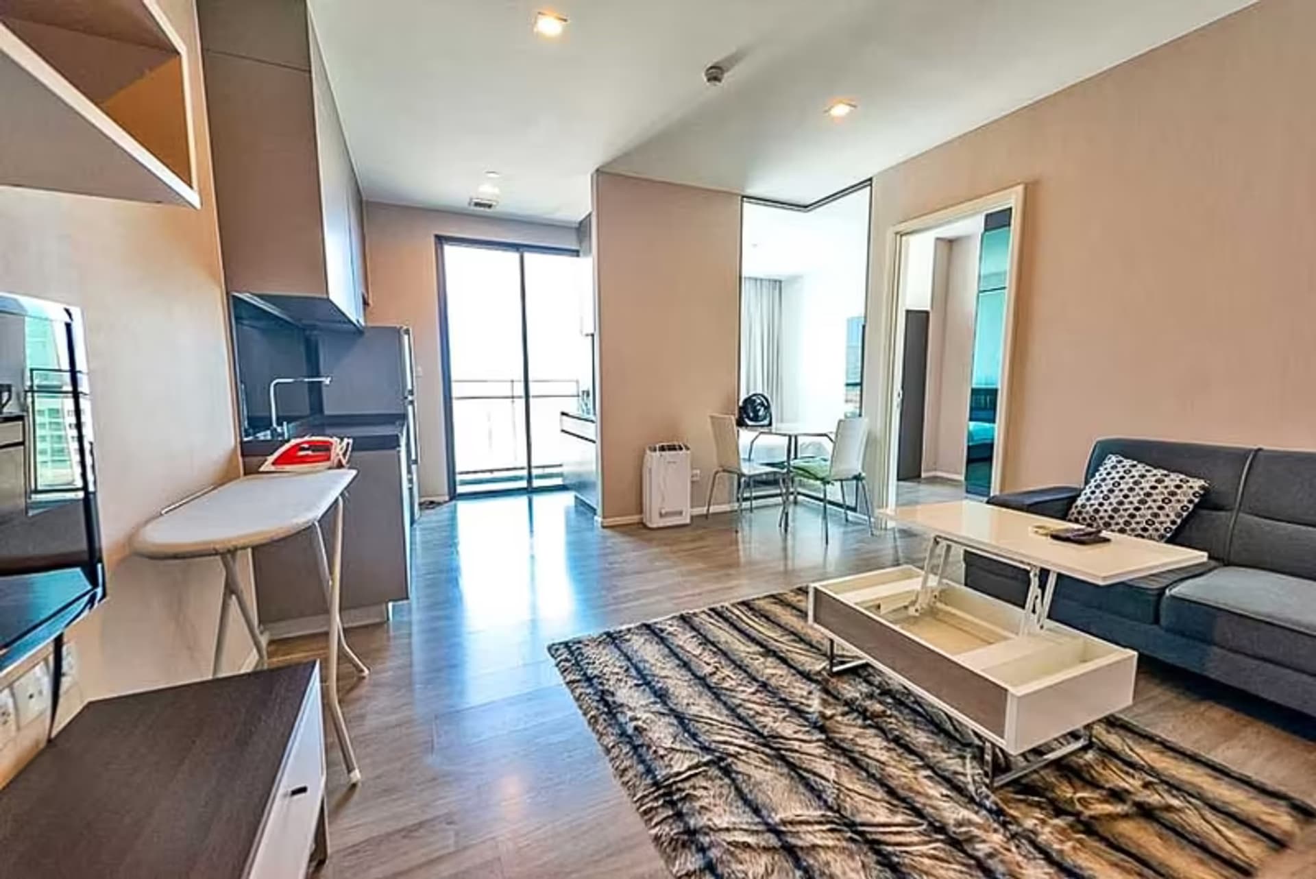 1 Bedroom Condo for Rent at The Room Sukhumvit 69 - Image 6