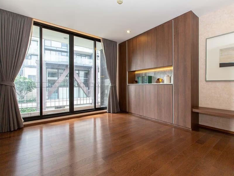 4 Bed Condo for Sale in Sathon