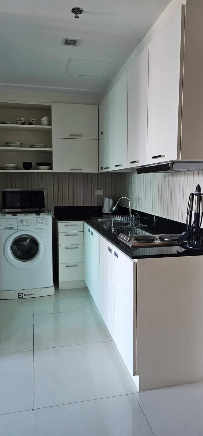 1 Bed Condo for Sale in undefined - Image 2