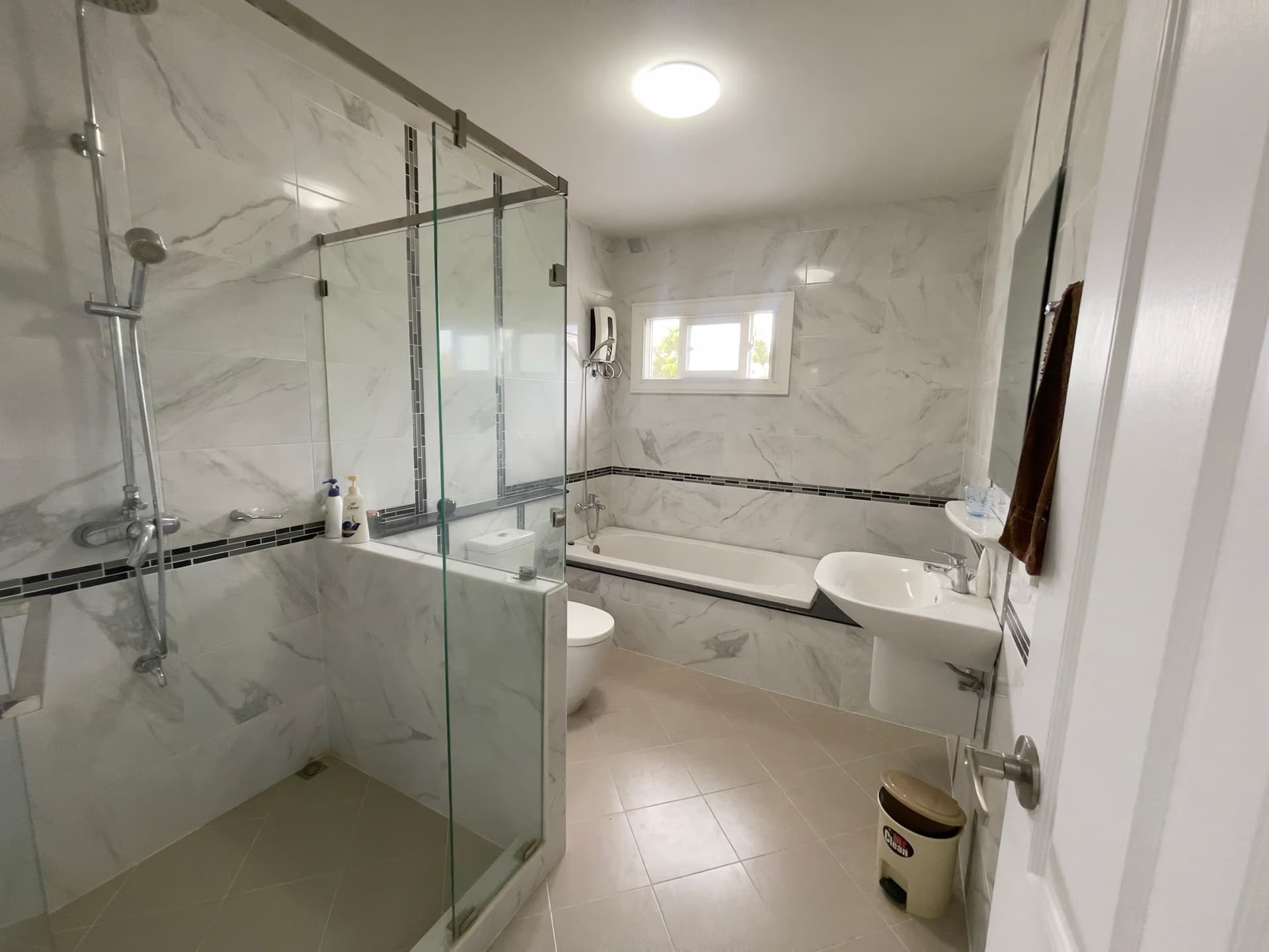 4 Bed House for Rent in San Kamphaeng - Image 12