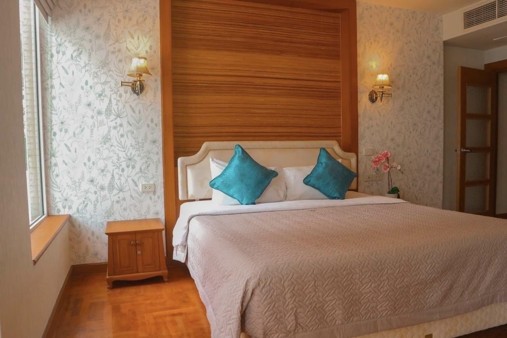 Condo for Rent at Langsuan Ville  - Image 3