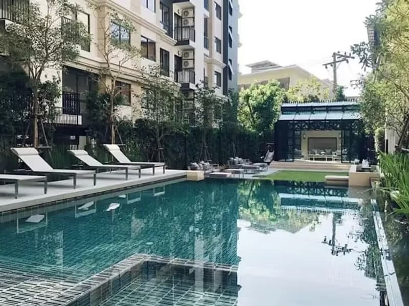 1 Bedroom Condo