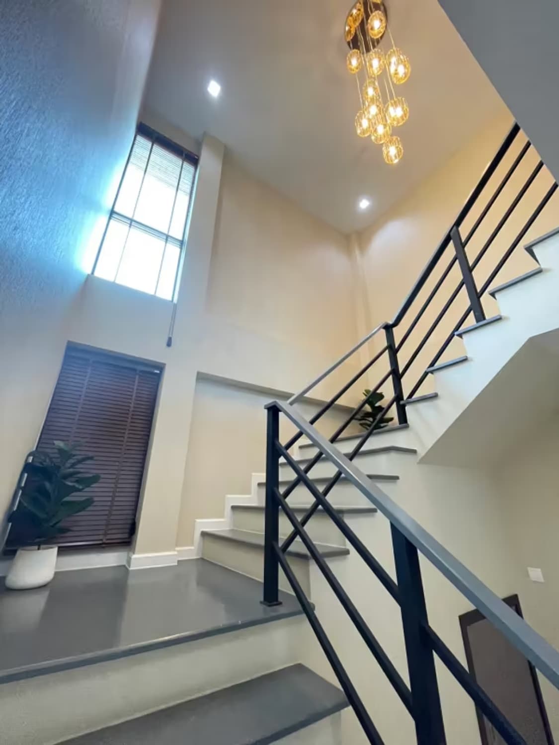 4 Bedroom House - Image 17