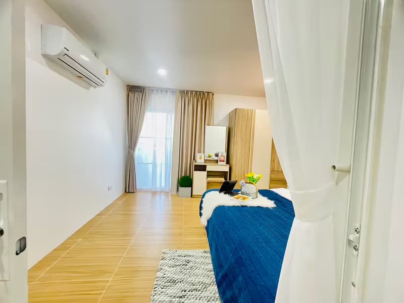 1 Bedroom Condo