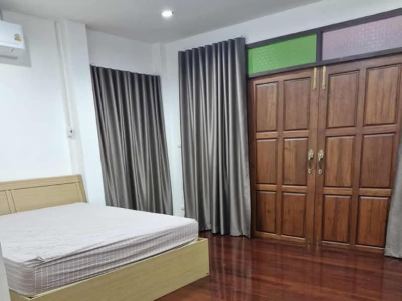 6 Bed House for Rent and Sale in Hang Dong