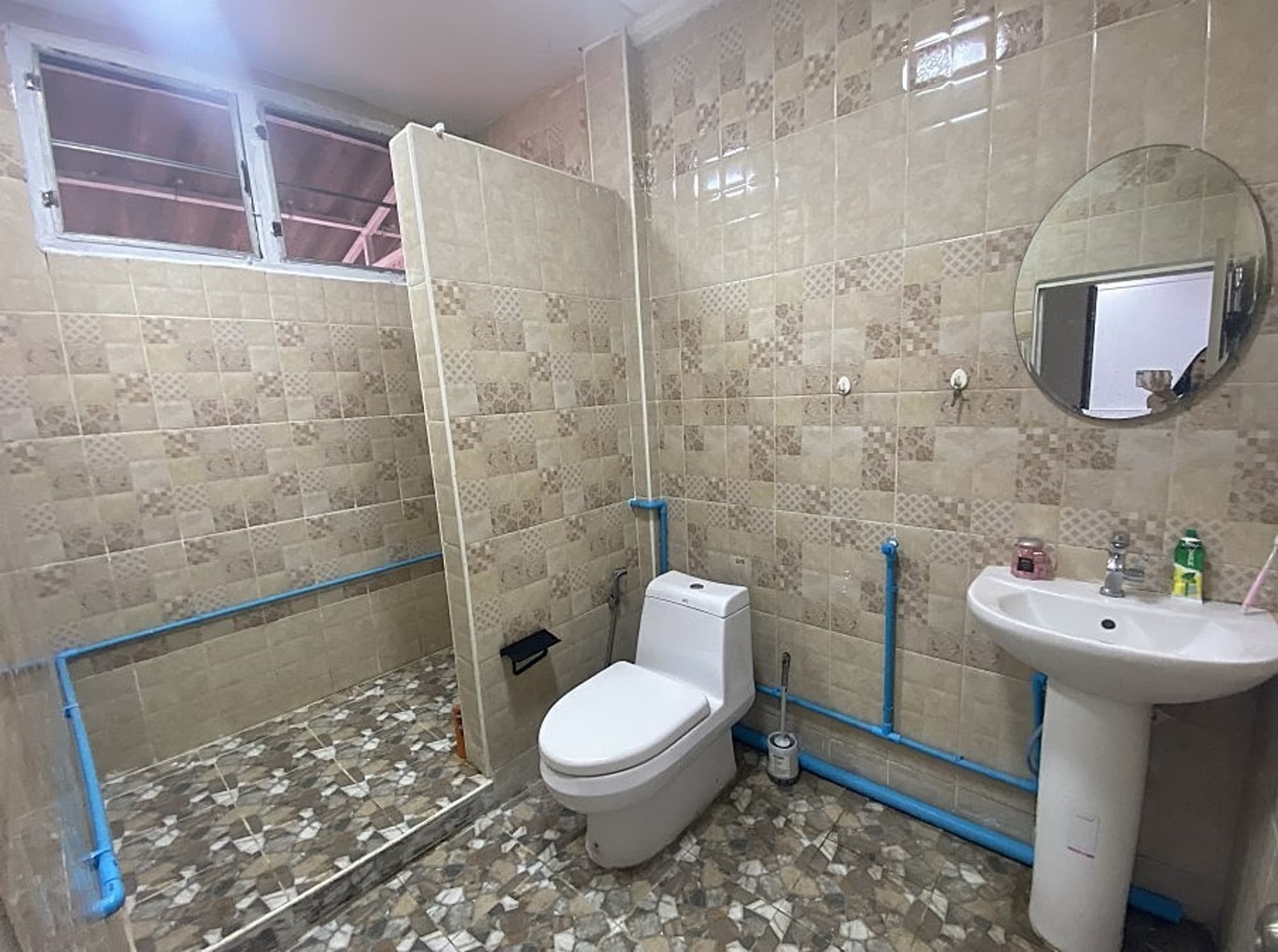 3 Bed House for Rent in Khlong Toei - Image 10
