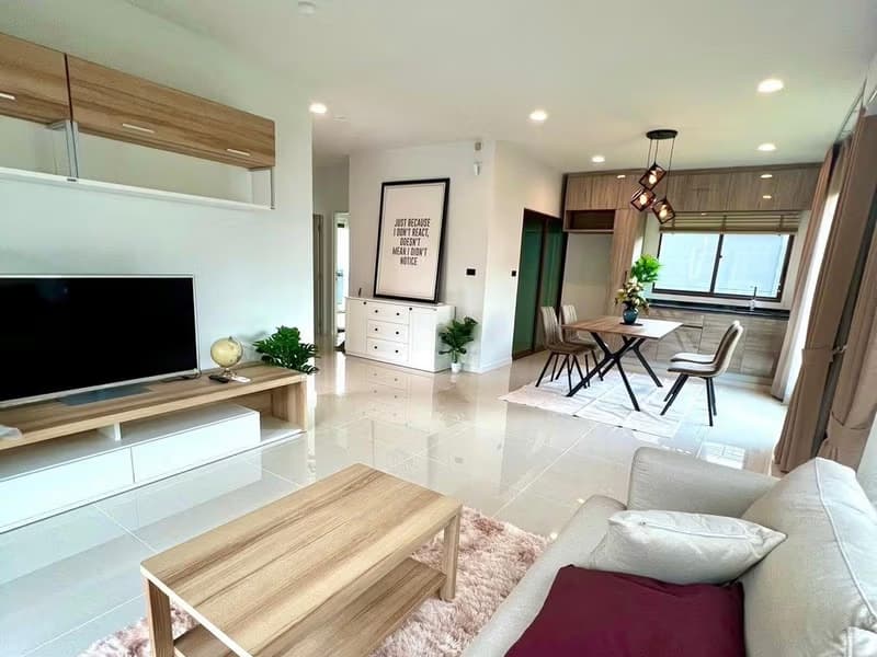 4 Bed House for Rent in Bang Kapi
