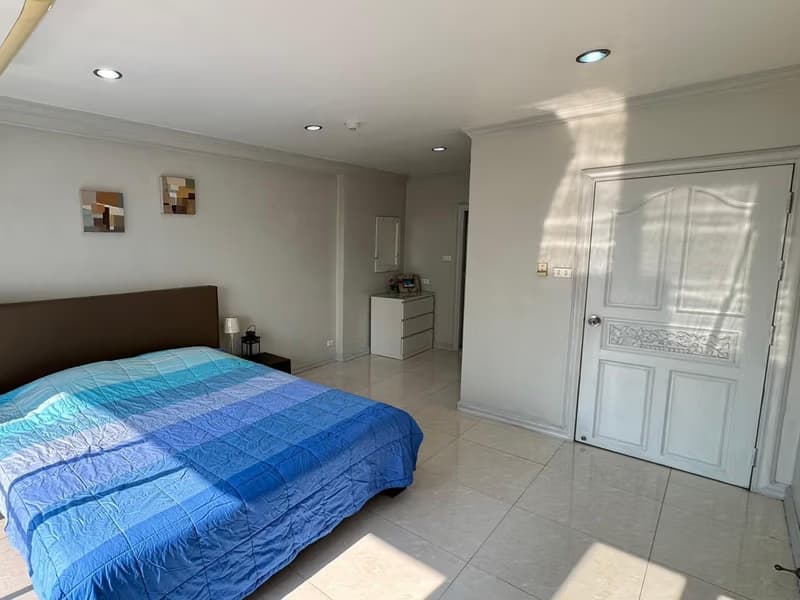 1 Bed Condo for Rent  Near Nana BTS