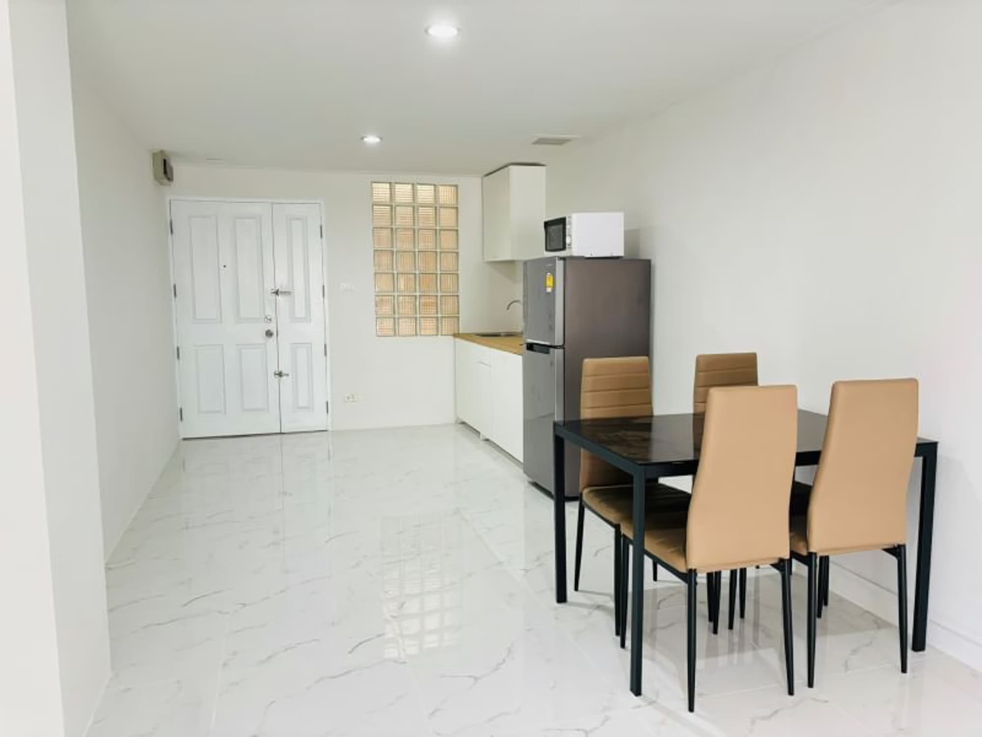 Condo for Rent at Waterford Park Rama 4 - Image 11