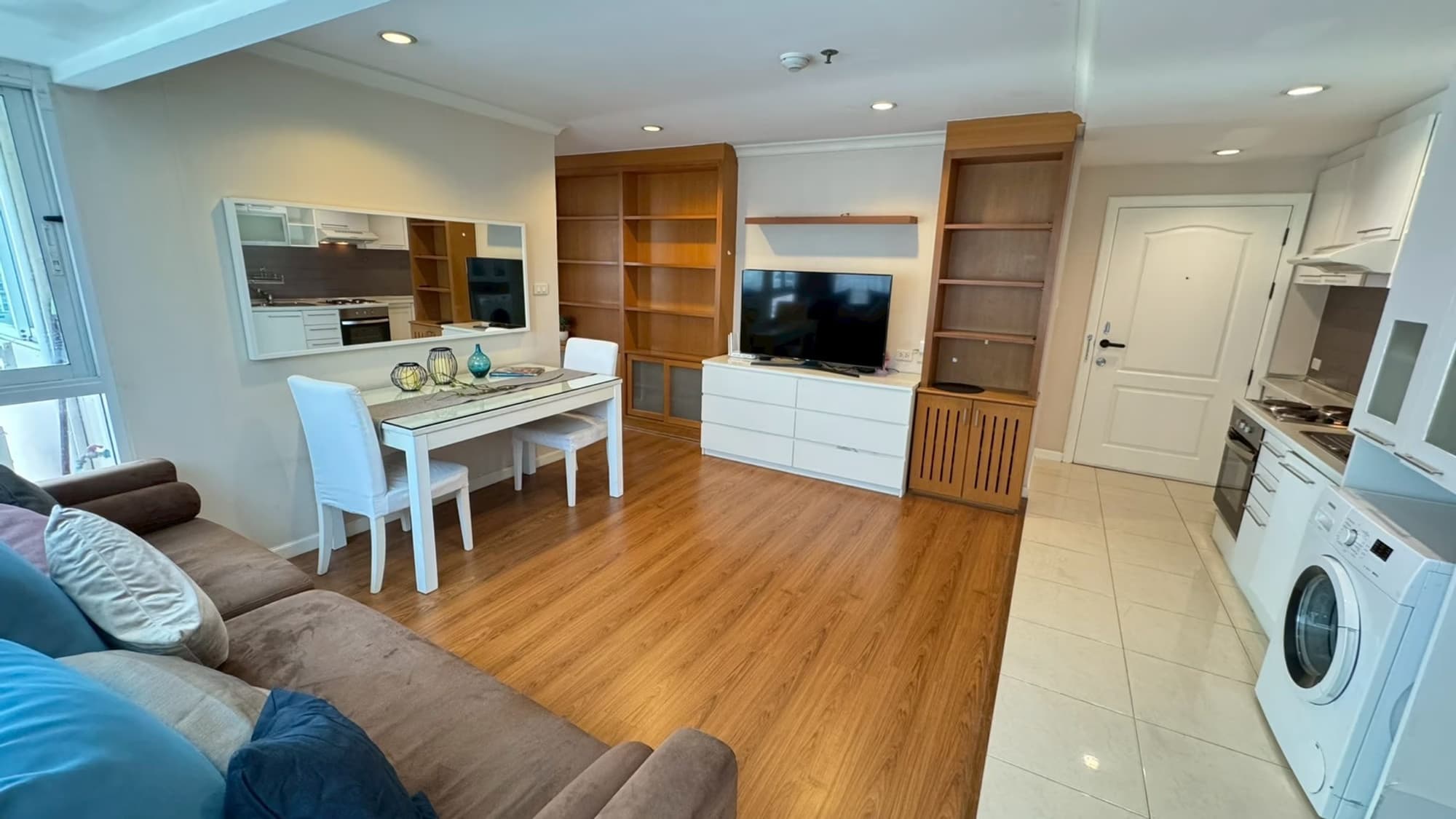2 Bed Condo for Rent and Sale in Watthana - Image 1