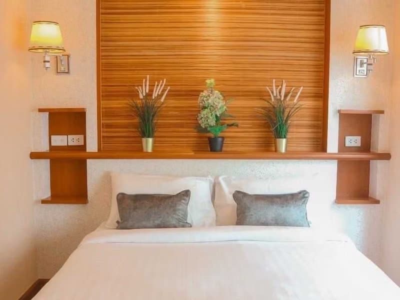 Condo for Rent at Langsuan Ville 
