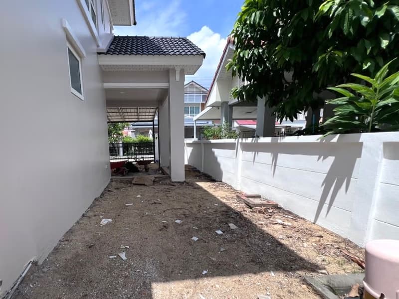 3 Bed House for Sale in Bang Phli