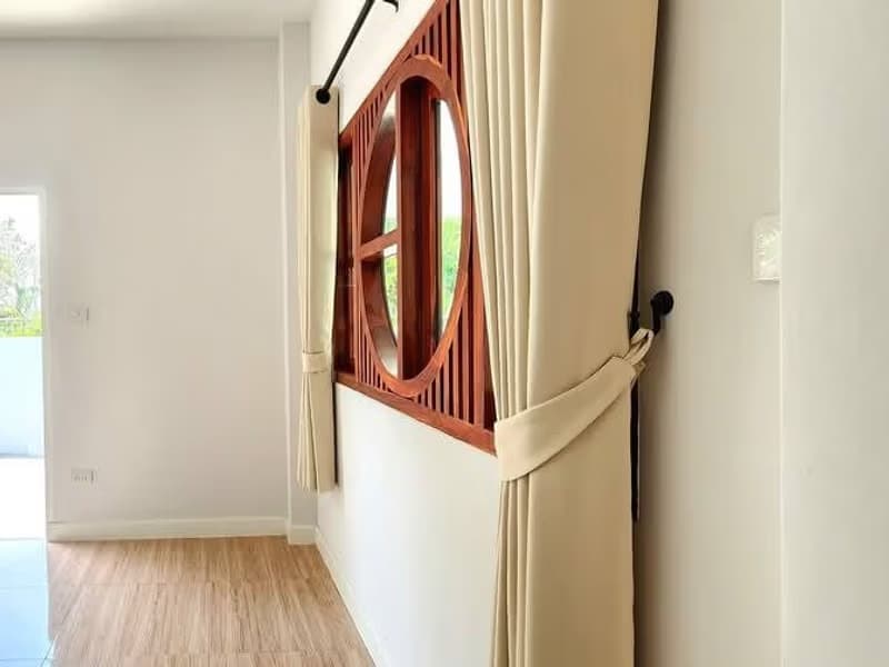 2 Bed House for Rent in Saraphi District