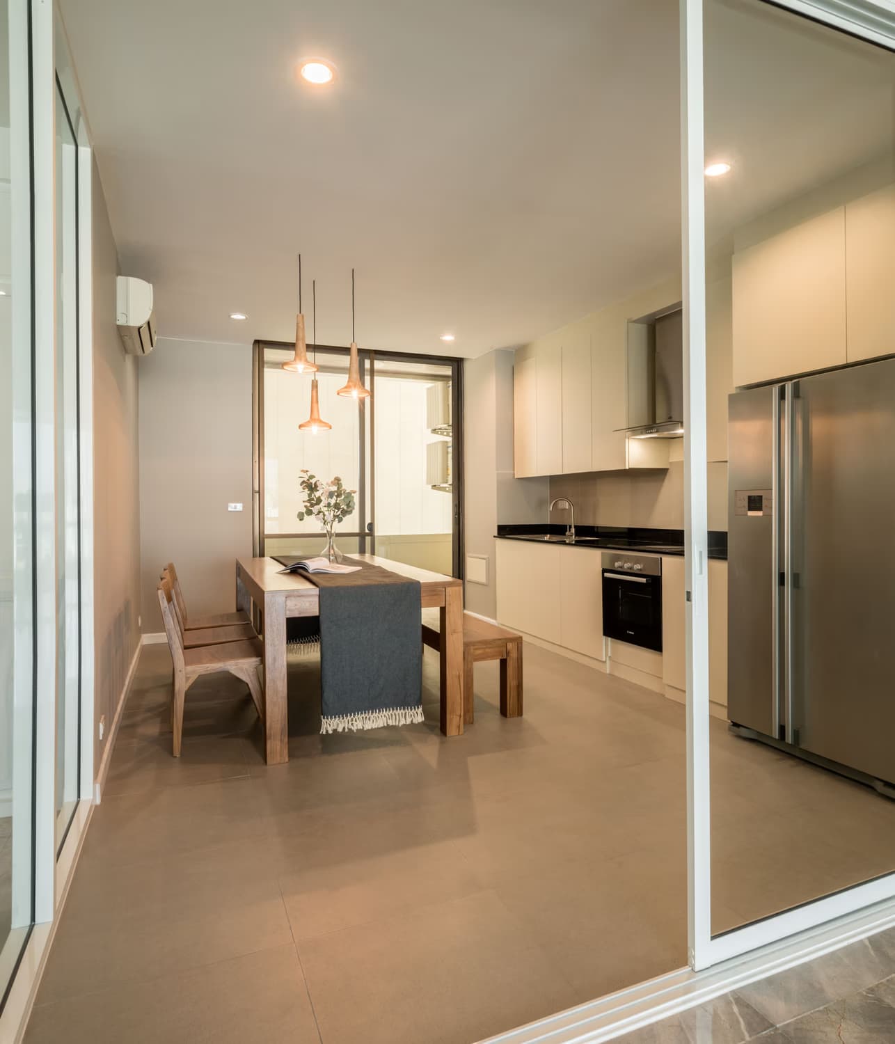 3 Bed House for Rent in Khlong San - Image 3