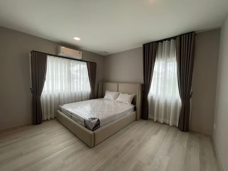House for Sale in Bang Phli.