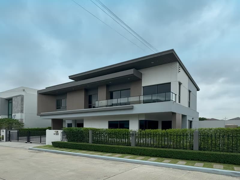 5 Bed House for Sale in Lat Krabang