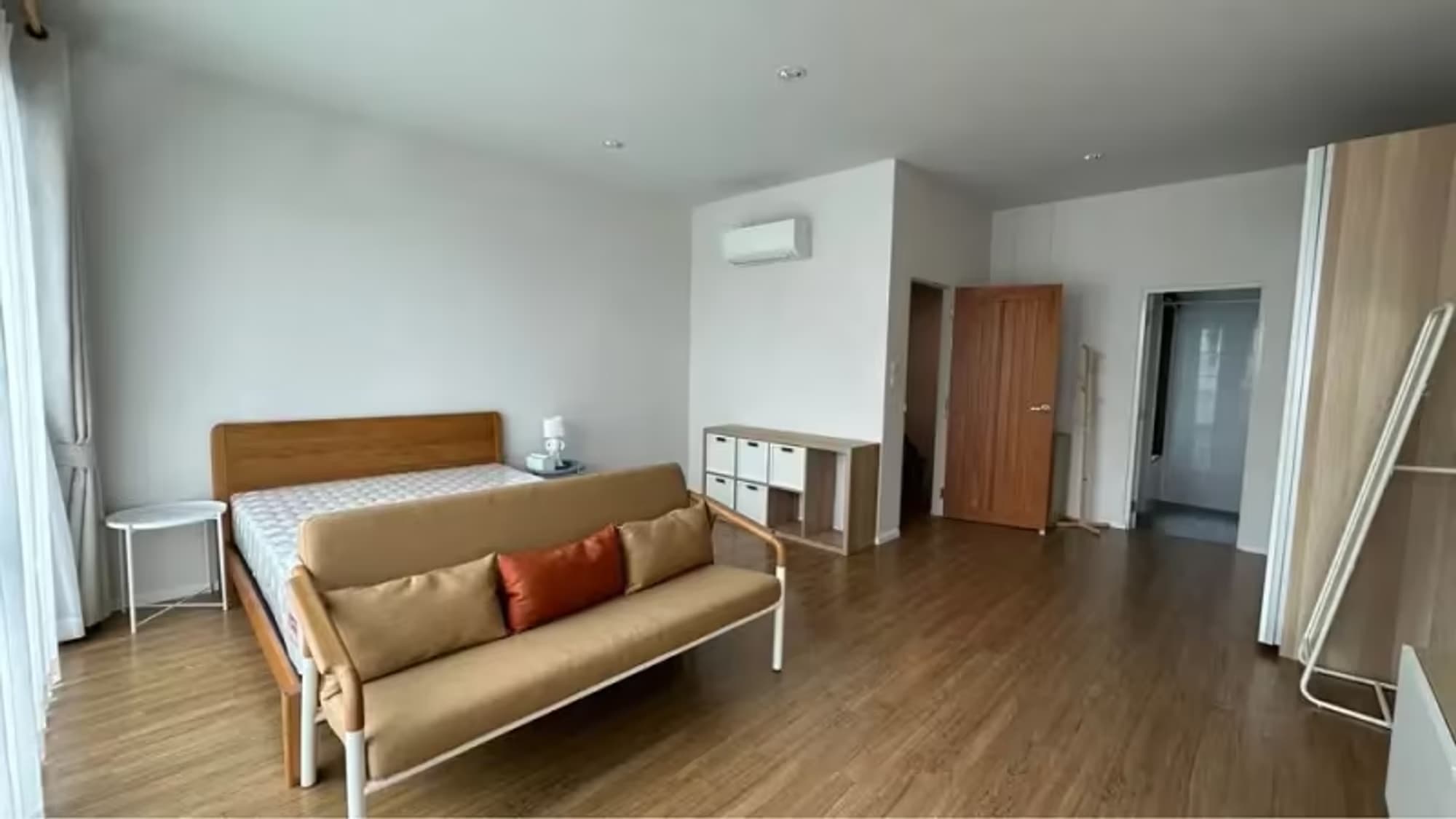 House for Rented at Baan Klang Mueang Bangna-Wongwaen - Image 4