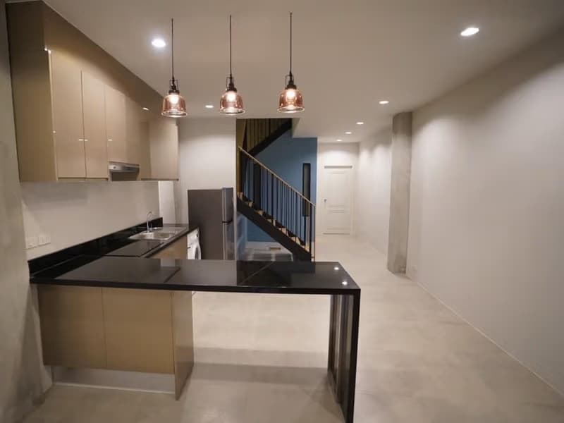 3 Bed Townhouse for Rent in Watthana