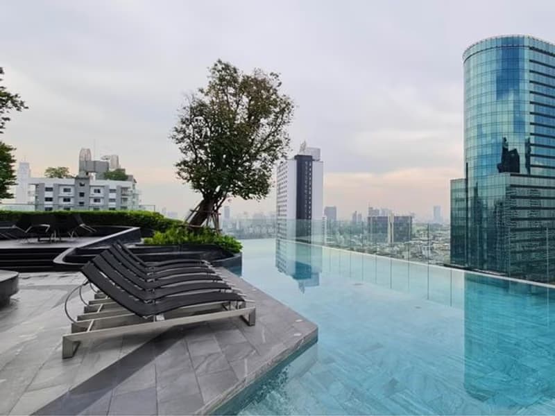 Condo for Rent at KnightsBridge Space Rama 9