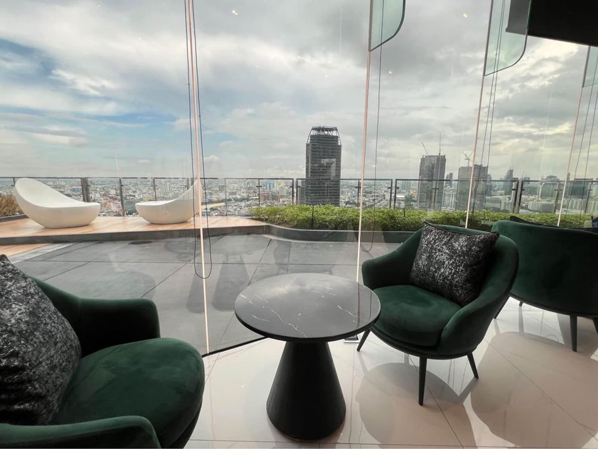 2 Bed Condo for Rent in Bang Rak - Image 12