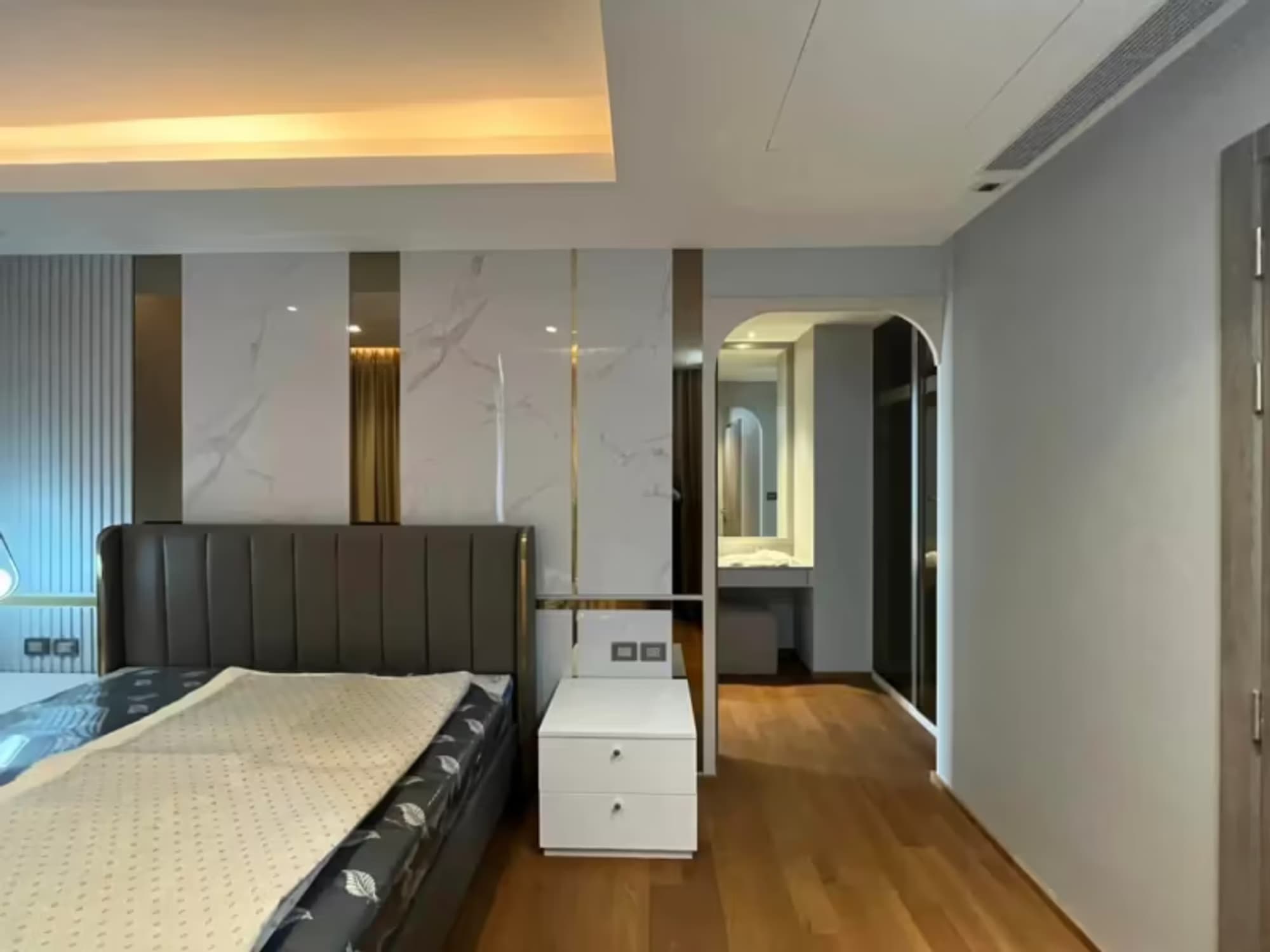 5 Bedroom House - Image 3