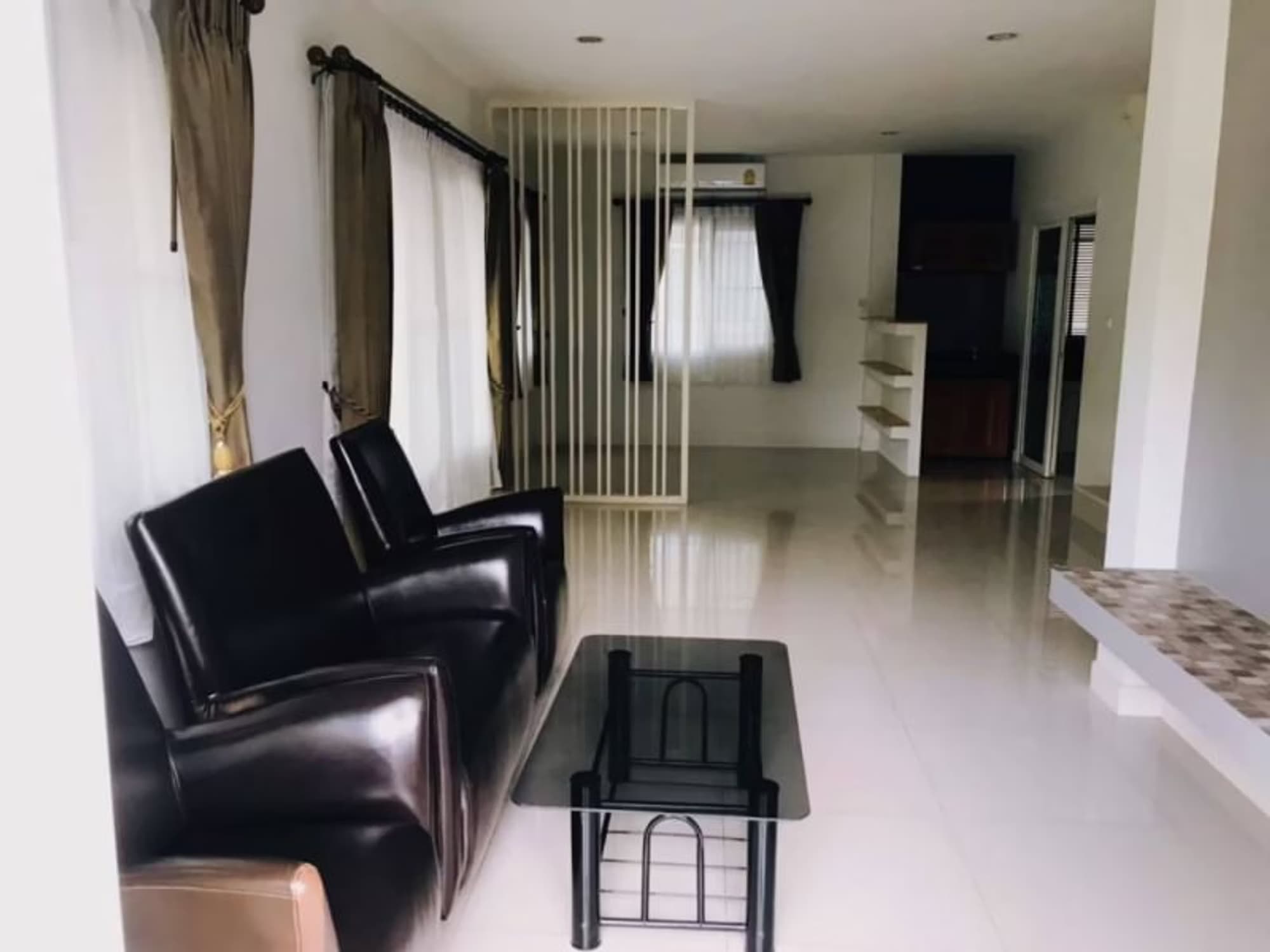 3 Bed House for Rent in Saraphi - Image 2