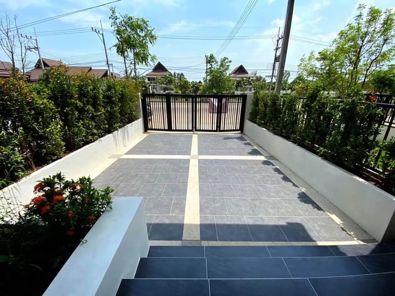4 Bed Townhouse for Rent in Hang Dong