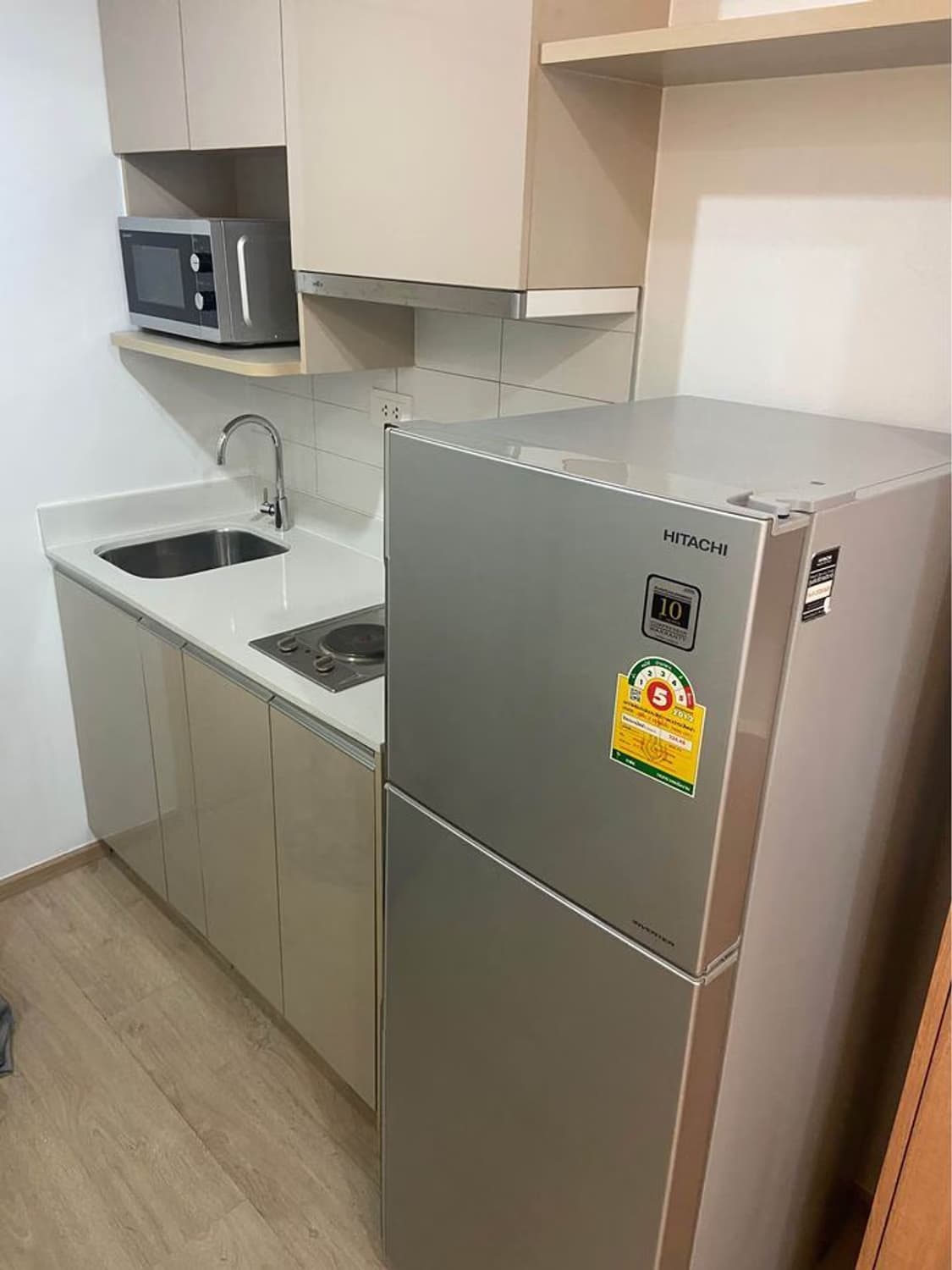 Studio Condo for Rent in Bang Rak - Image 4