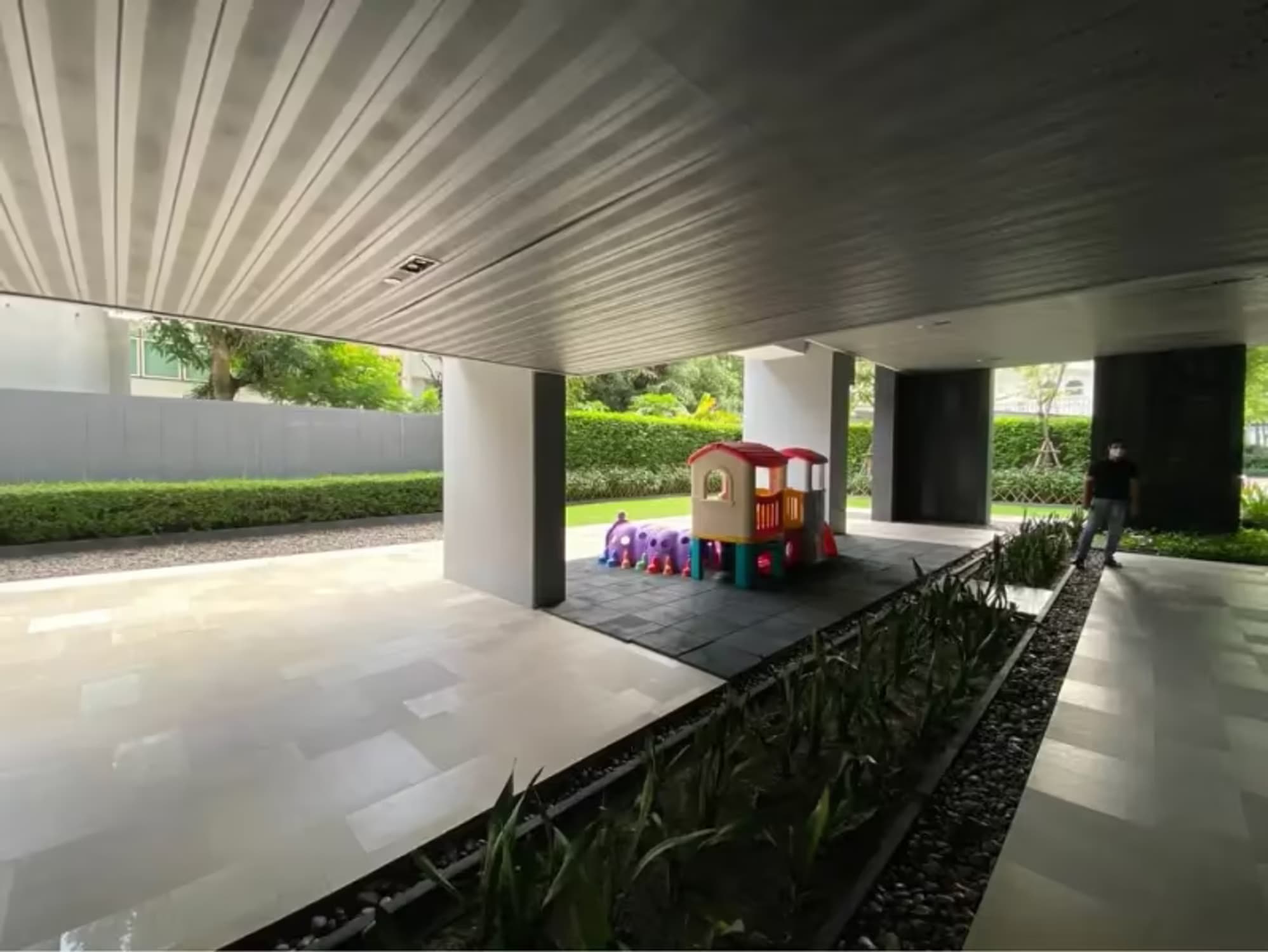 1 Bedroom Condo - Image 5