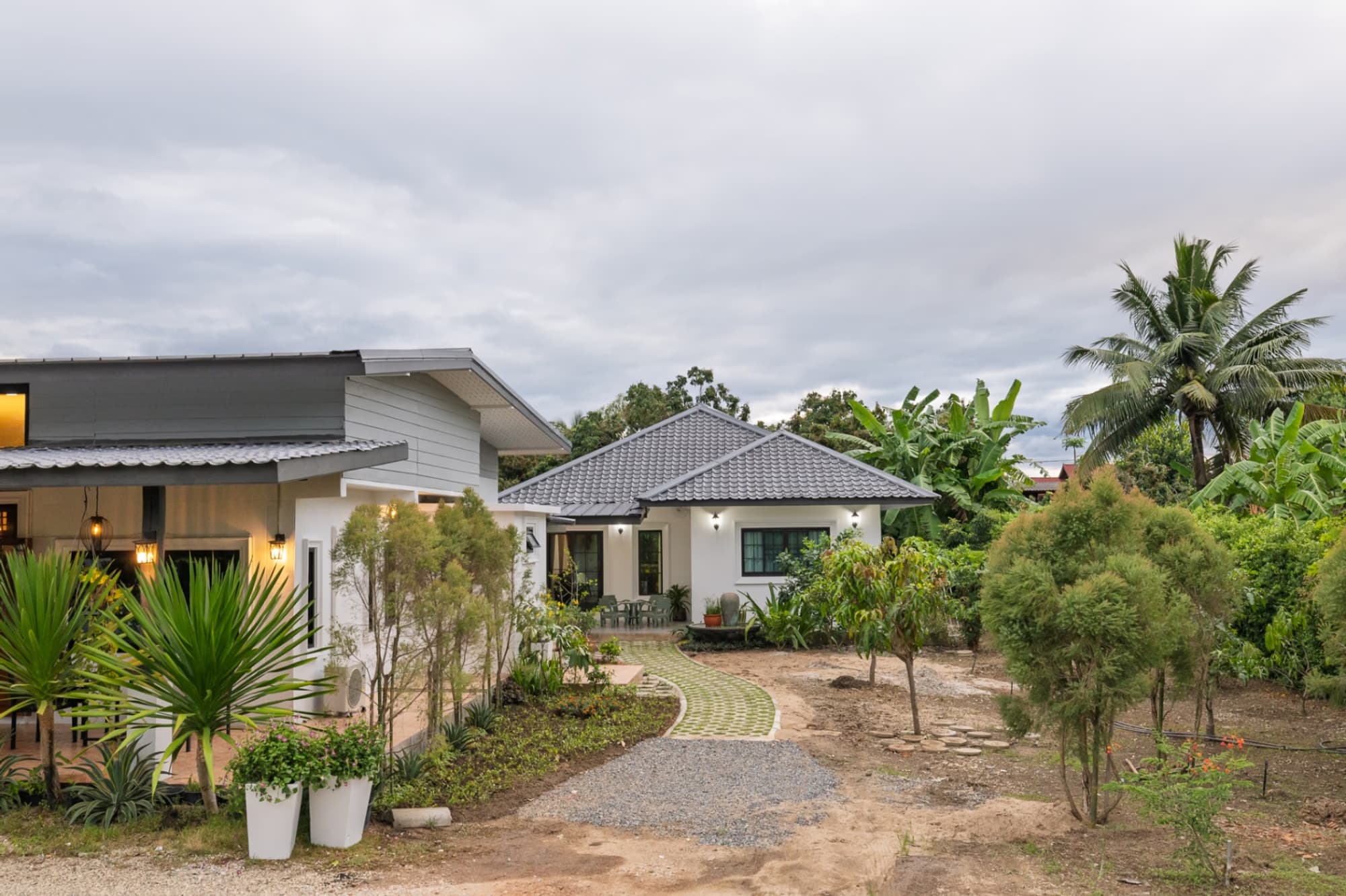 5 Bed House for Sale in Saraphi District - Image 2