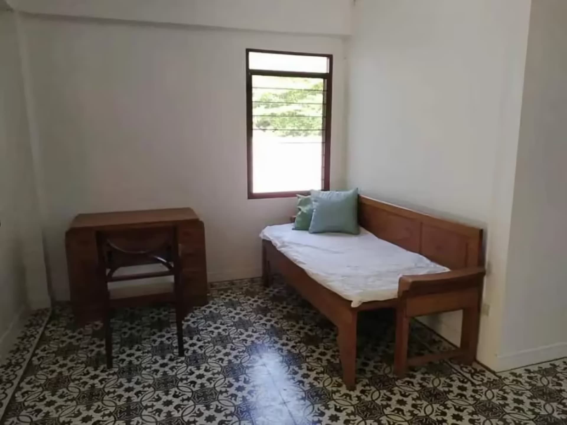 4 Bedroom House - Image 9