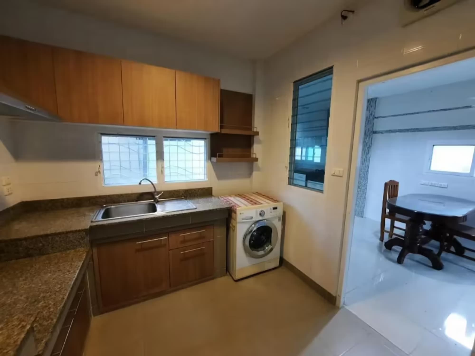 4 Bedroom House - Image 6