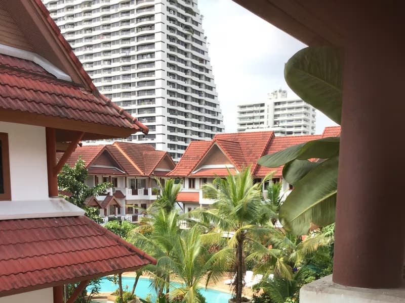 3 Bed Townhouse for Rent in Watthana