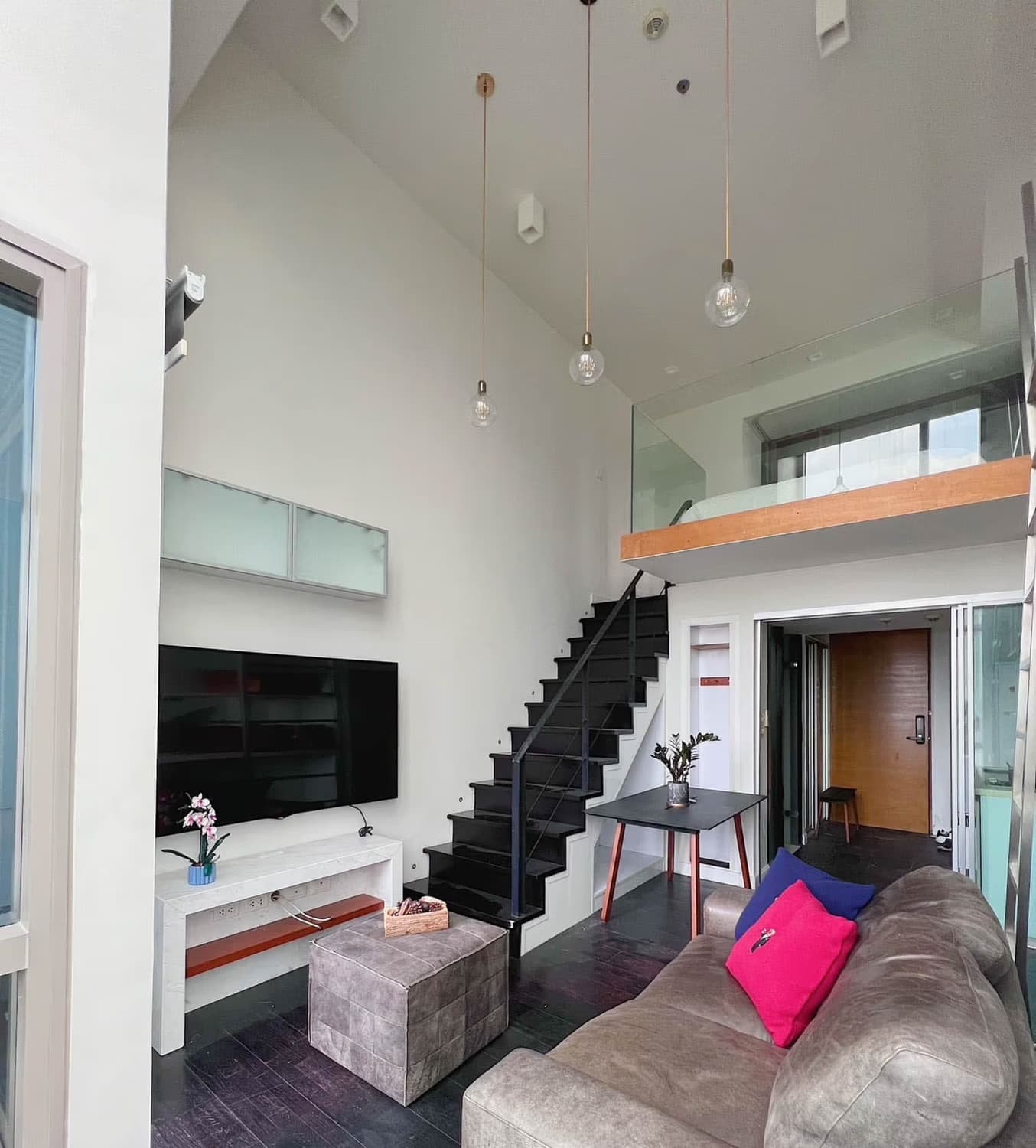 1 Bed Condo for Sale in Khlong Toei - Image 2
