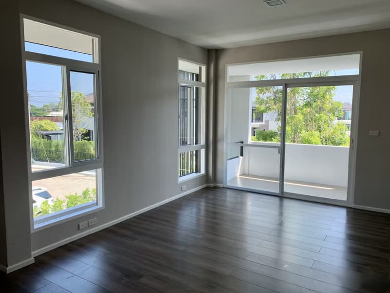 4 Bed House for Sale in San Kamphaeng