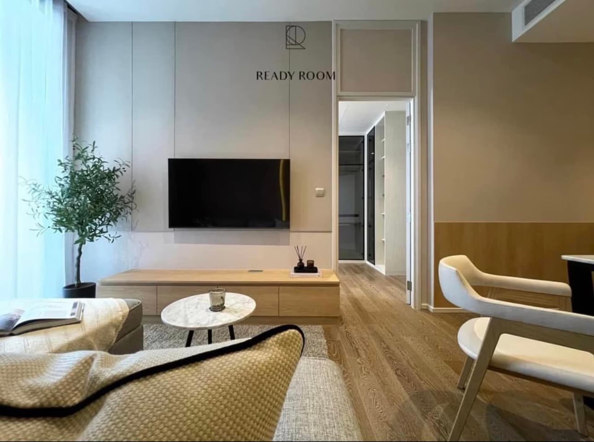 1 Bed Condo for Rent and Sale in Pathum Wan - Image 3